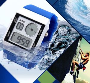 Dua Zona Waktu Olahraga Mutifunction Digital Perhiasan Plastik Strap Dengan 5 Warna latar