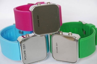 Durable Colorful Silicone Wristband Perhiasan / Gelang Silicone Jam