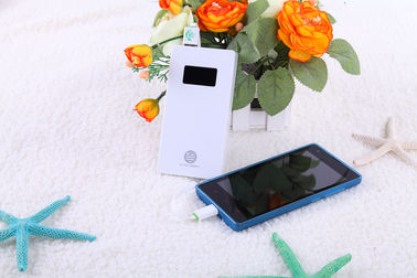 5000mAh daya Bank portabel untuk perangkat mobile dengan layar Lcd 5V 2.1A output DC