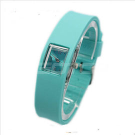 Kustom Hijau Silicone Band LED Mode Wrist Watch Digital Dengan Baterai diganti