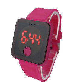 Kustom Colorful LED Digital Wrist Watch Dengan lembut Strap, Lithium Battery