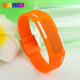 Unisex Nyaman Led Digital Olahraga Perhiasan Silicone Strap Dengan Baterai Jepang