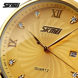 Pria Emas Dial Logam Strap Perhiasan Kustom Logo Dengan Kalender Tampilan