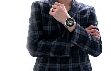 Mens Bisnis 12/24 jam Logam Strap Tonton LCD Display Dengan Chime Per Jam