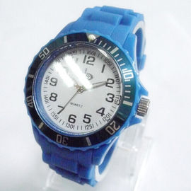 Klasik Biru Putih Dial Men Silicone Quartz Perhiasan Ice 43mm ada Tanggal