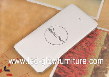 Universal 8000mAh Qi Ganda usb bank daya portabel untuk semua perangkat ponsel