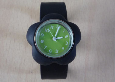 Hitam Bunga Kasus Dial Mode Quartz Hijau Silicone Slap Wristband Jam 1 ATM