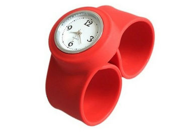 Mode Red Gelang Putih Dial Silicone Slap Wristband Perhiasan untuk Bussiness Promosi Hadiah