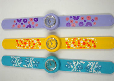 Big Wajah Slap Bracelet Silicone Wristband Watches dengan Silk Dicetak Logo Untuk Anak-Anak