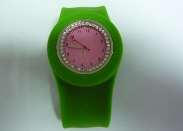 Jam gelang OEM Empat Printing Warna berlian imitasi Slap silikon untuk Pemuda