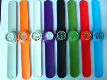 Charm Fleksibel Silicone Rubber Watch Fashionable berwarna Untuk Wanita