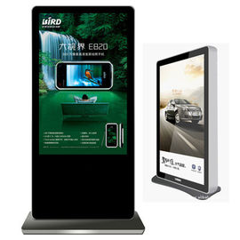 Kustom Layar sentuh Floor Standing Digital Signage 450cd / m2 plug and play